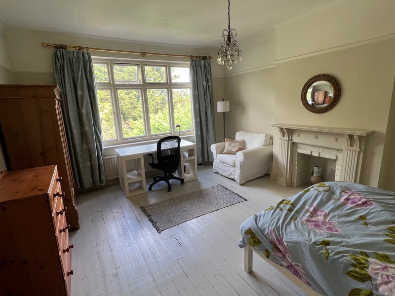 Room Abbotswood Road in Greater London