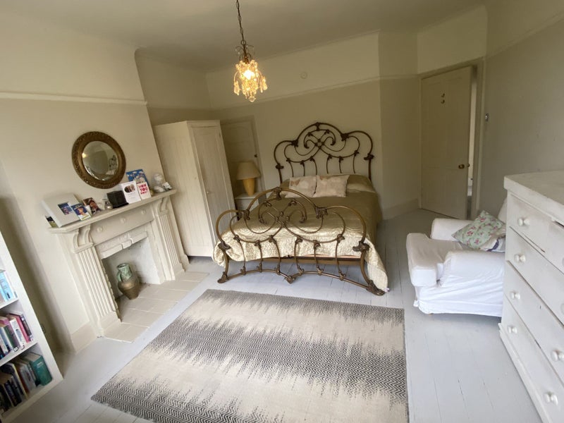 Room Abbotswood Road in Greater London