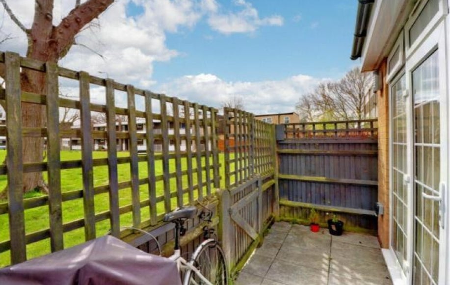 Flat Clement Close in Greater London