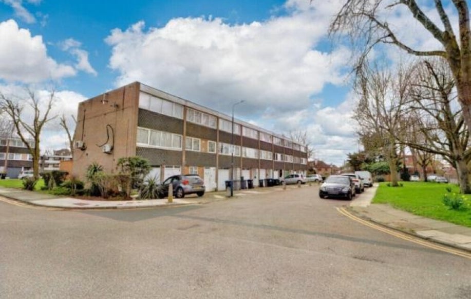 Flat Clement Close in Greater London