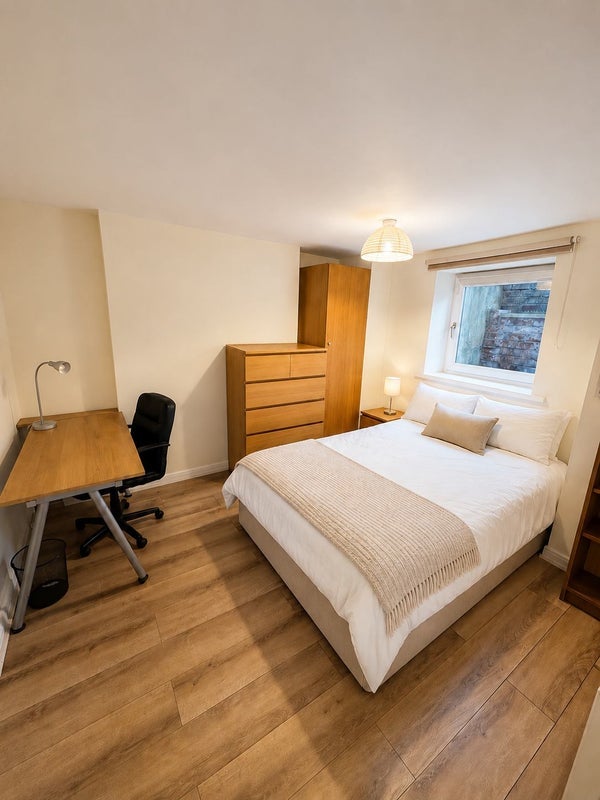 Room Harrington Drive in Nottingham