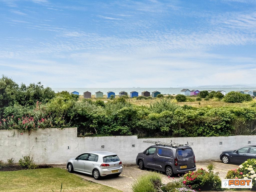 Flat Sea Front in Hayling Island