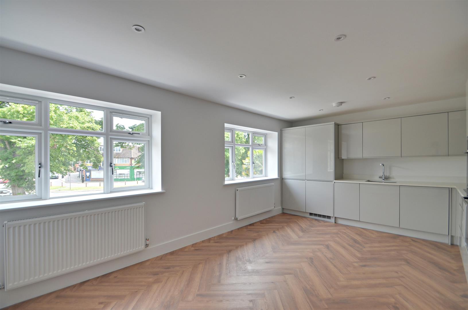 Flat Long Lane in Greater London