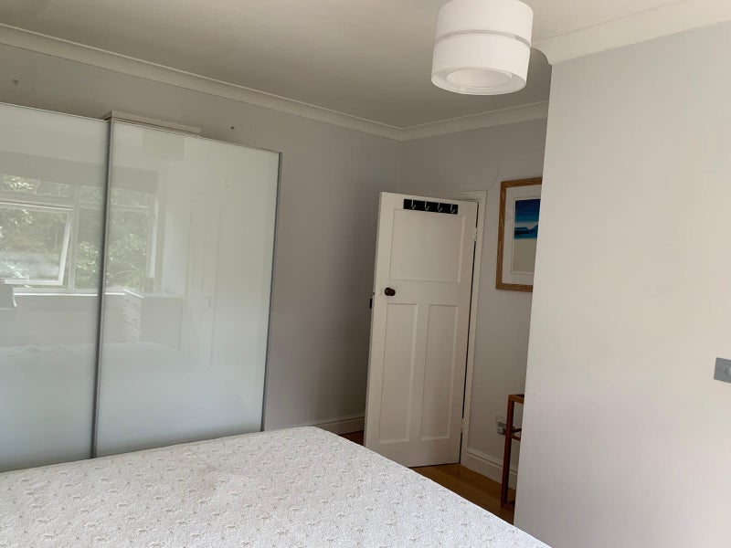 Room Combemartin Road in Greater London