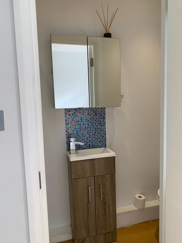 Room Combemartin Road in Greater London