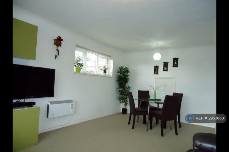 Flat Feltham Hill Road in Borough of Spelthorne