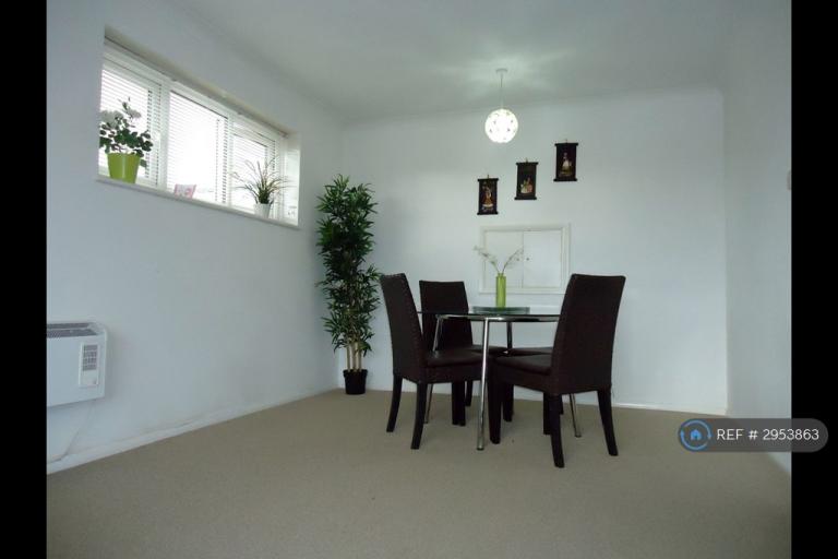 Flat Feltham Hill Road in Borough of Spelthorne