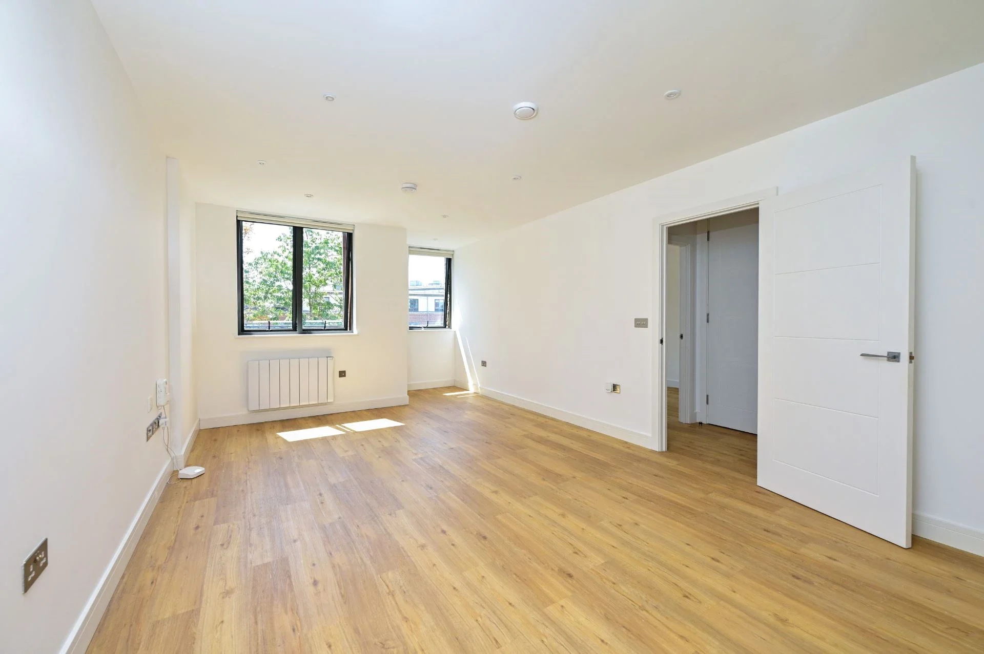 Flat Farnborough Road in Rushmoor