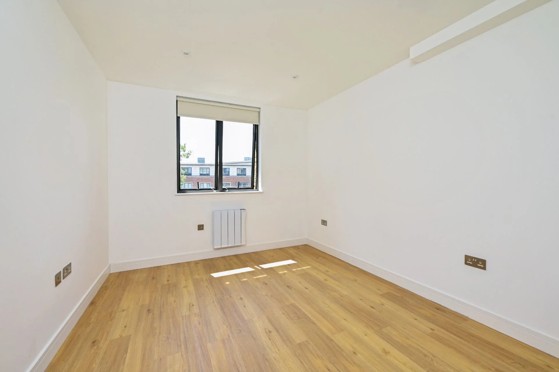 Flat Farnborough Road in Rushmoor