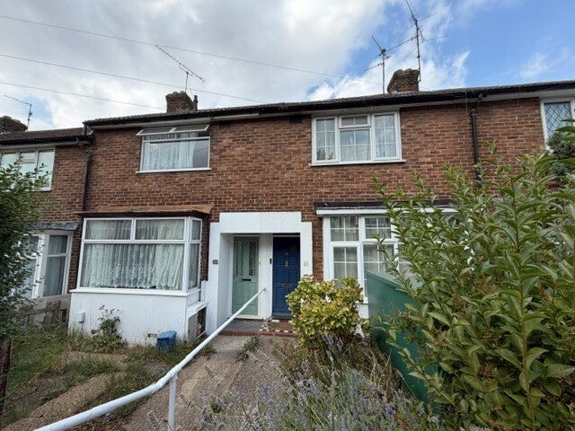 House Pomfret Avenue in Luton