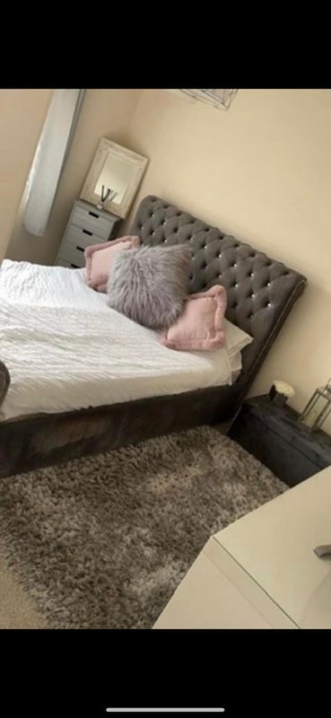 Room Willcox Avenue in West Suffolk
