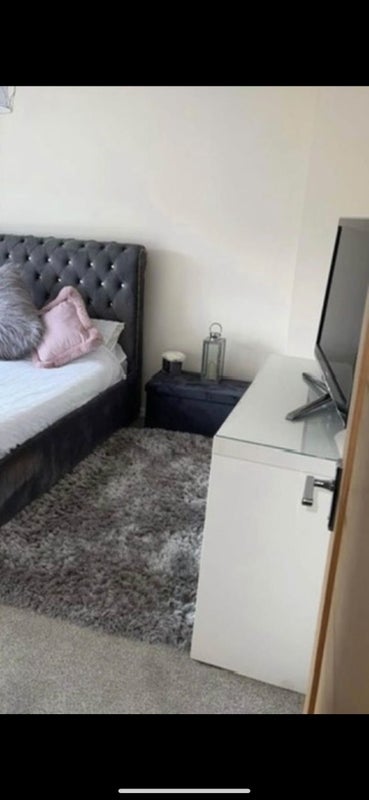 Room Willcox Avenue in West Suffolk