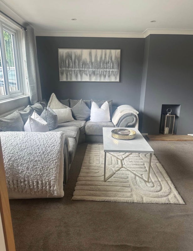 Room Willcox Avenue in West Suffolk