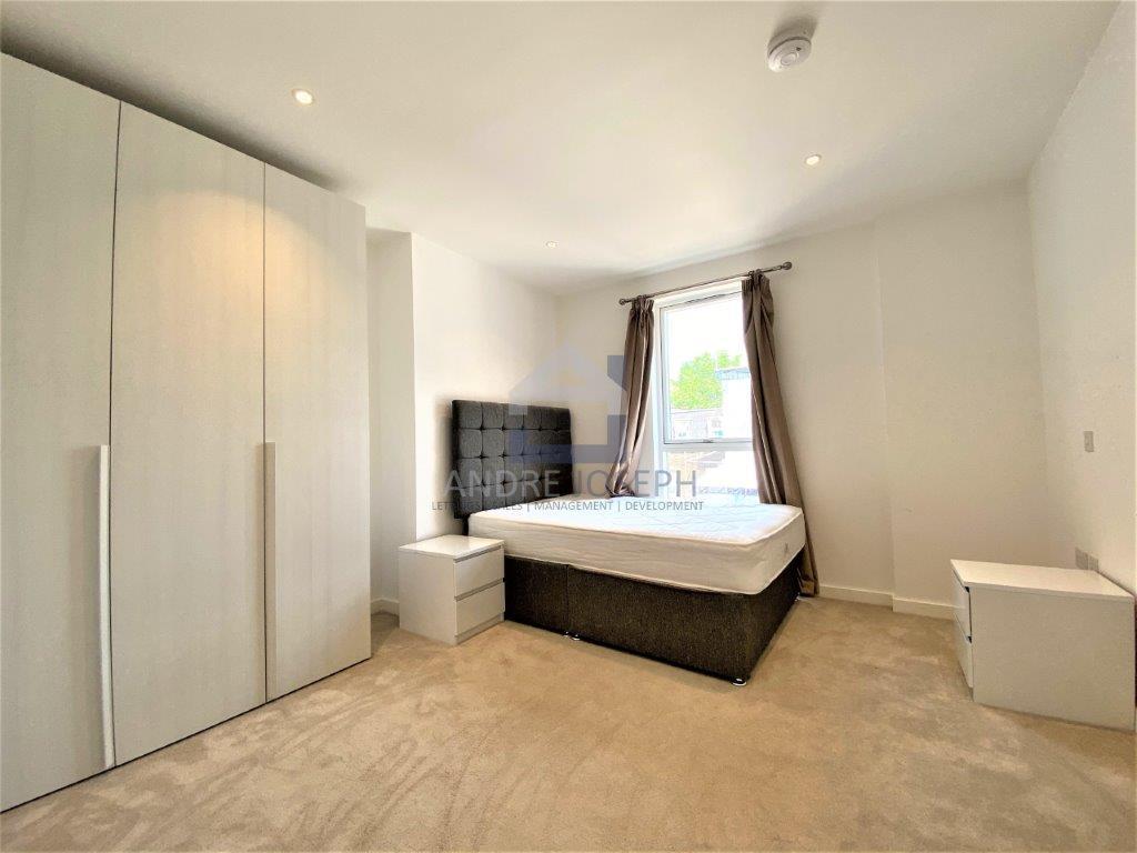 Flat Hand Axe Yard in Greater London