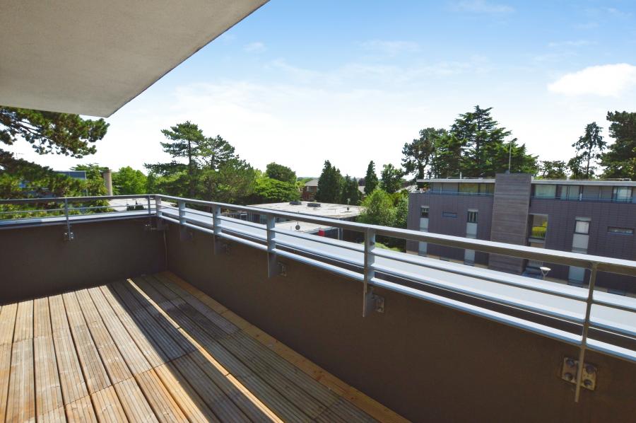 Flat Newsom Place in St Albans