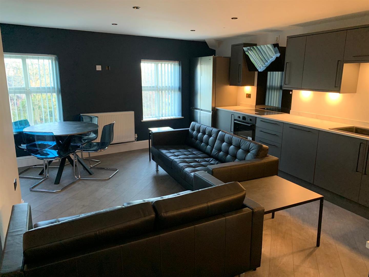 Room School Hill in Heswall