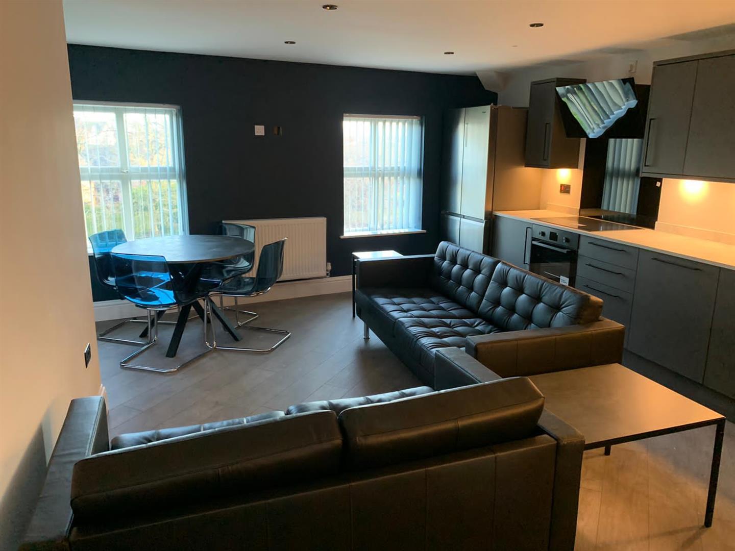 Room School Hill in Heswall