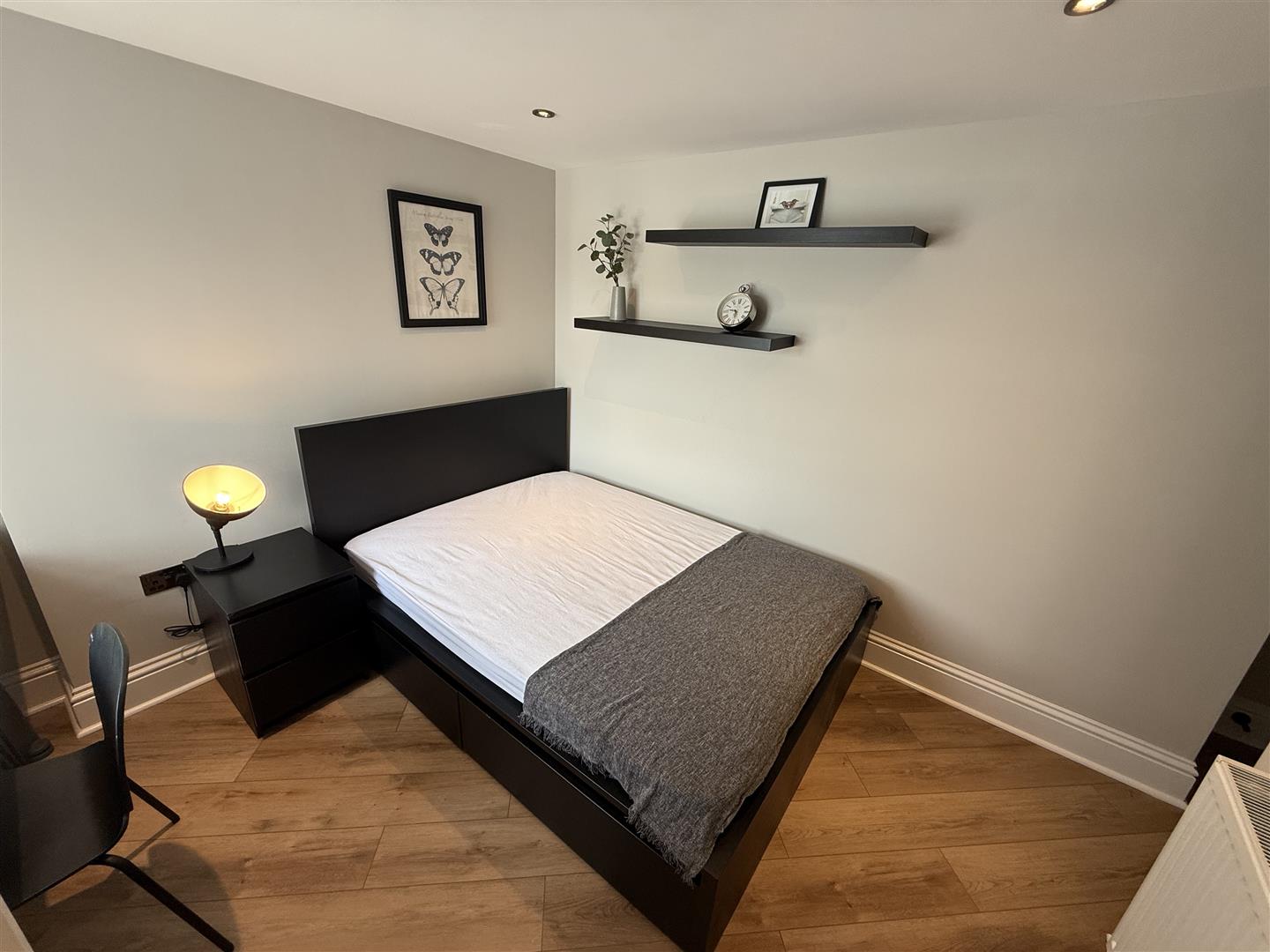 Room School Hill in Heswall