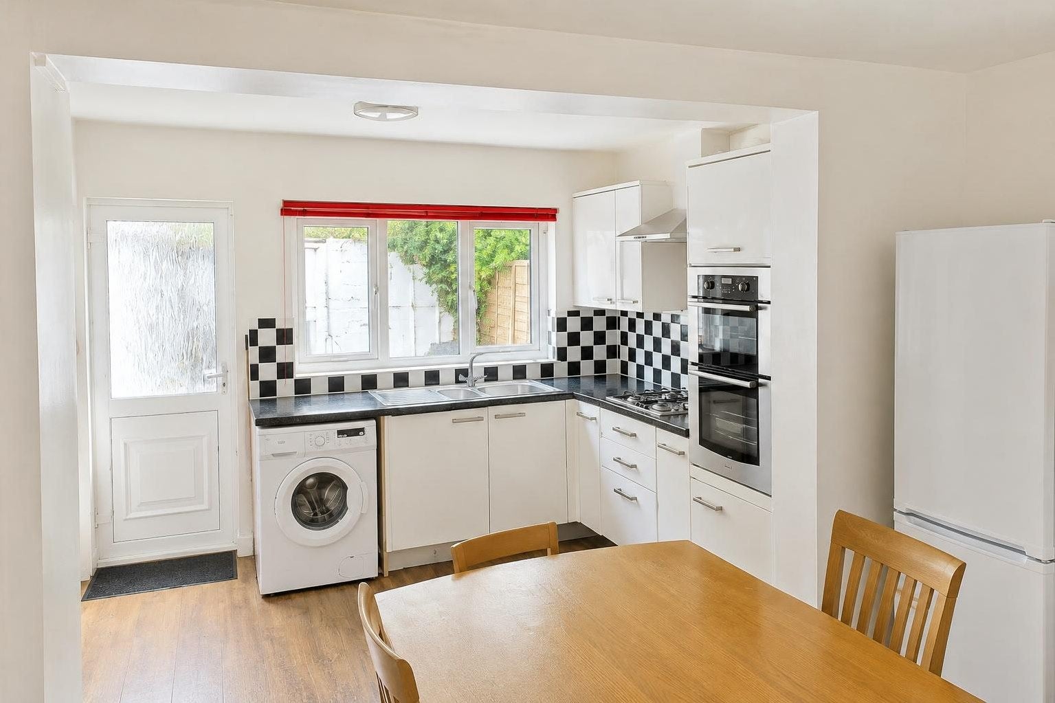 Room South Eastern Avenue in Greater London