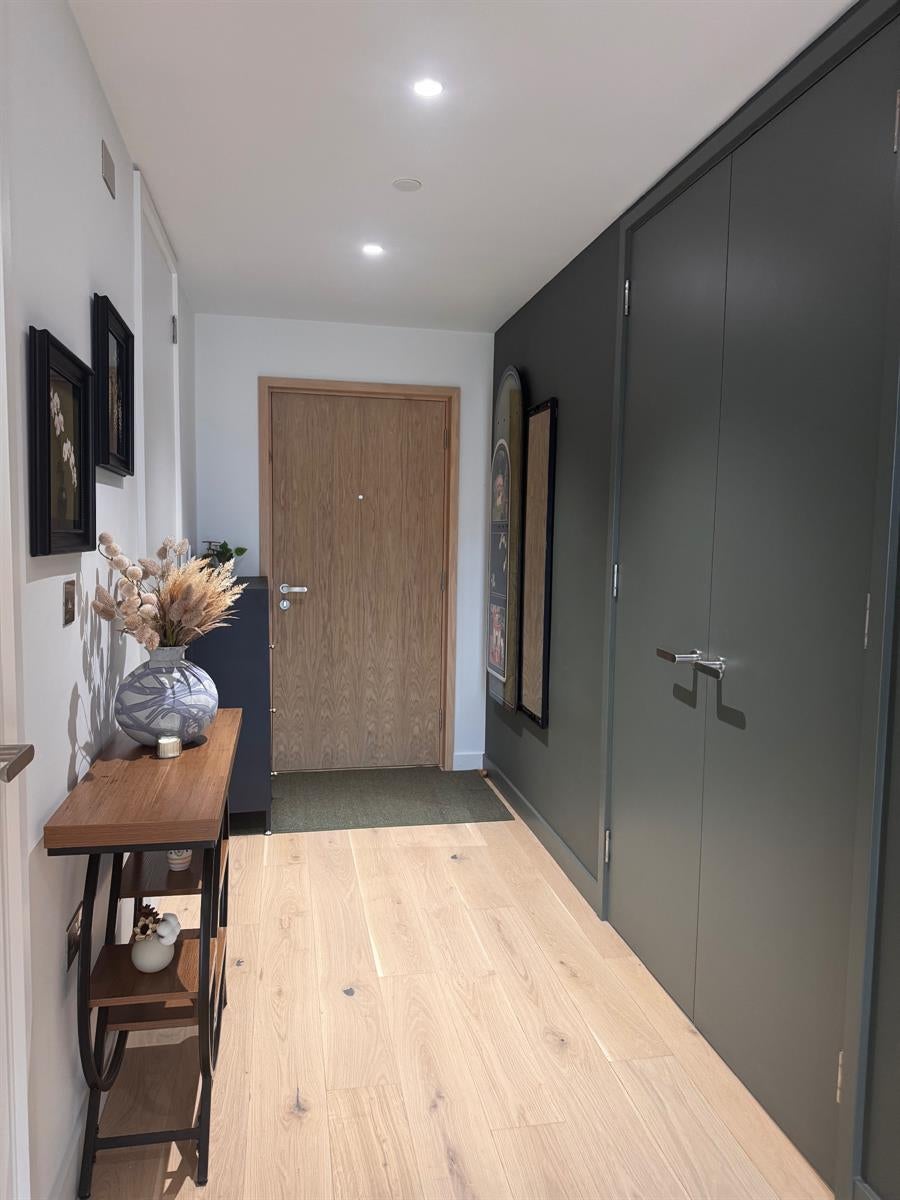 Flat Pilot Walk in Greater London