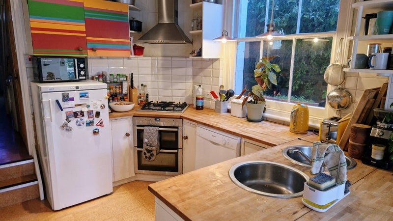 Room Beauley Road in Bristol