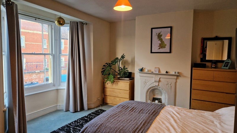 Room Beauley Road in Bristol