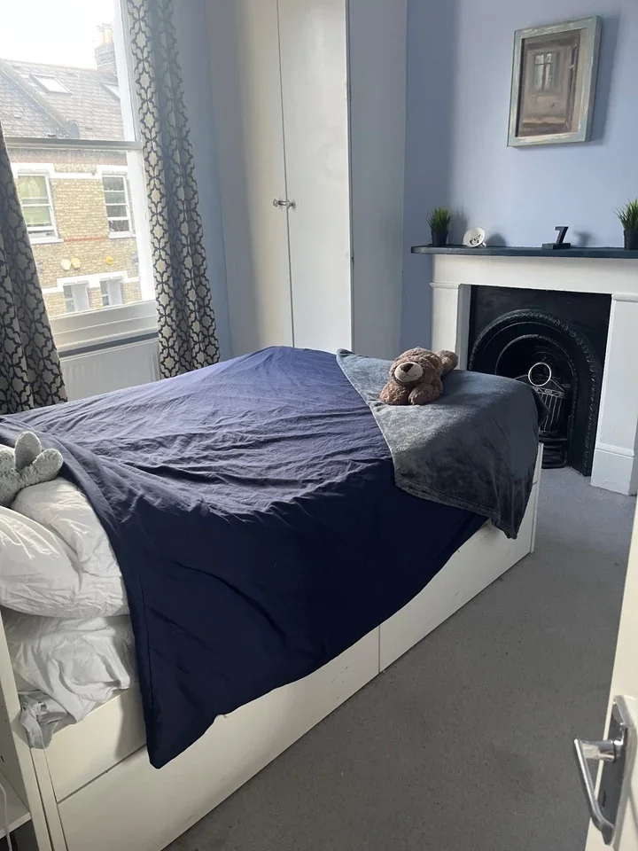 Room Sulina Road in Greater London