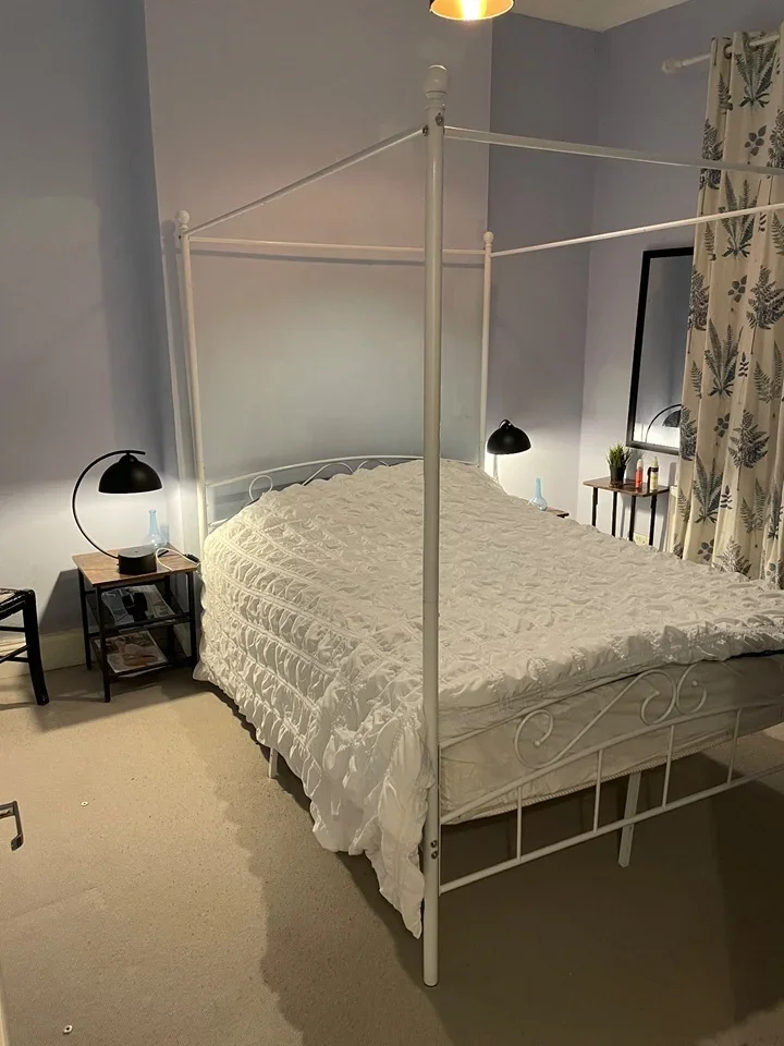 Room Sulina Road in Greater London