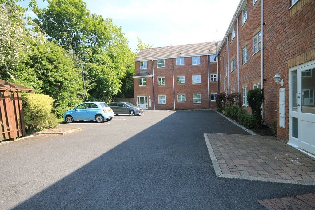 Flat Forsythia Drive in Chorley