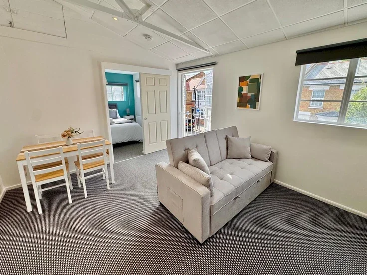 Flat Bulwer Street in Greater London