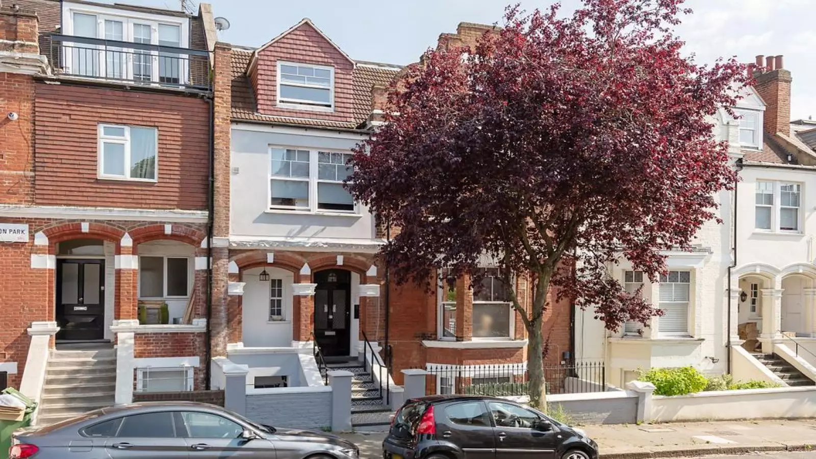 Flat Holmdale Road in Greater London
