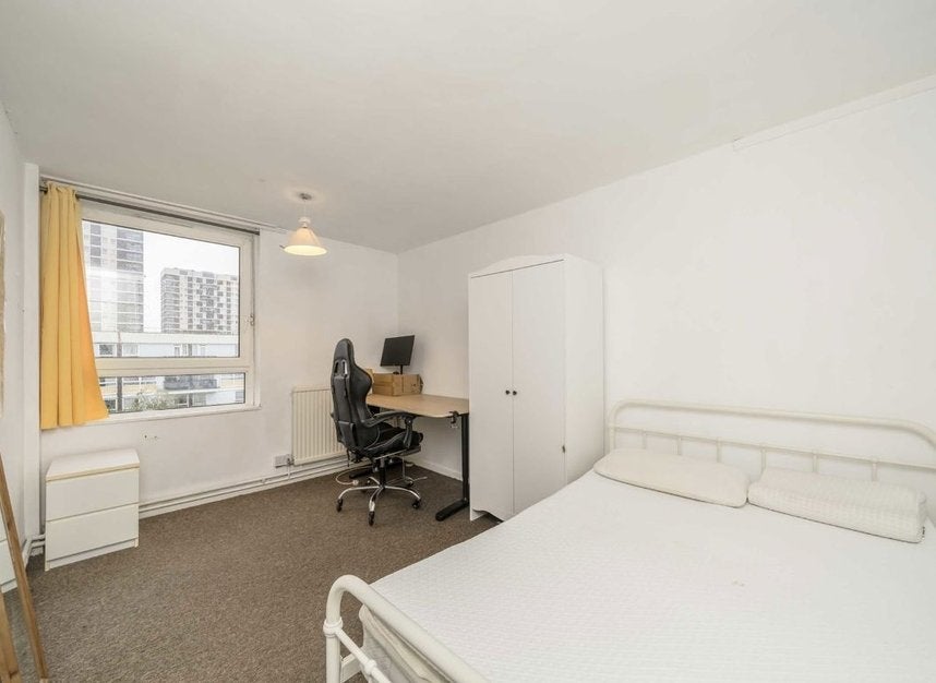 Flat Balmes Road in Greater London