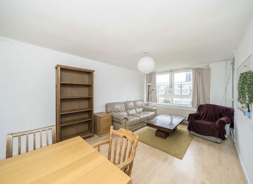 Flat Balmes Road in Greater London