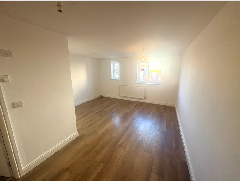Flat Walthall Street in Crewe