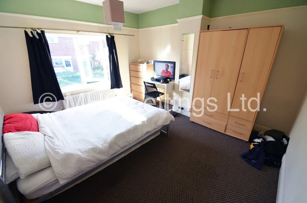 Flat Derwentwater Terrace in Leeds