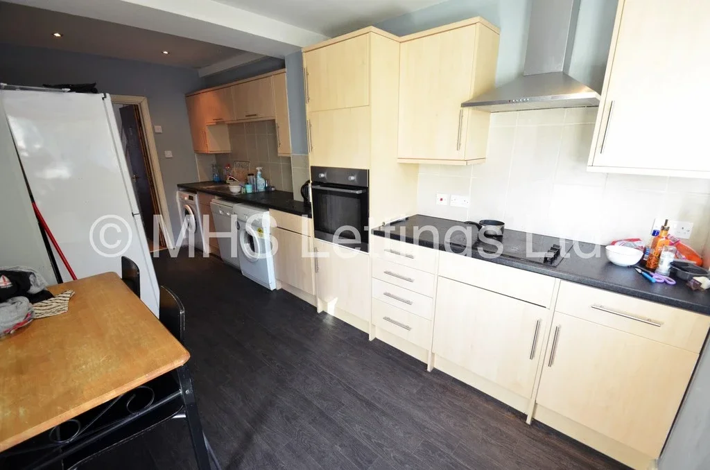 Flat Derwentwater Terrace in Leeds