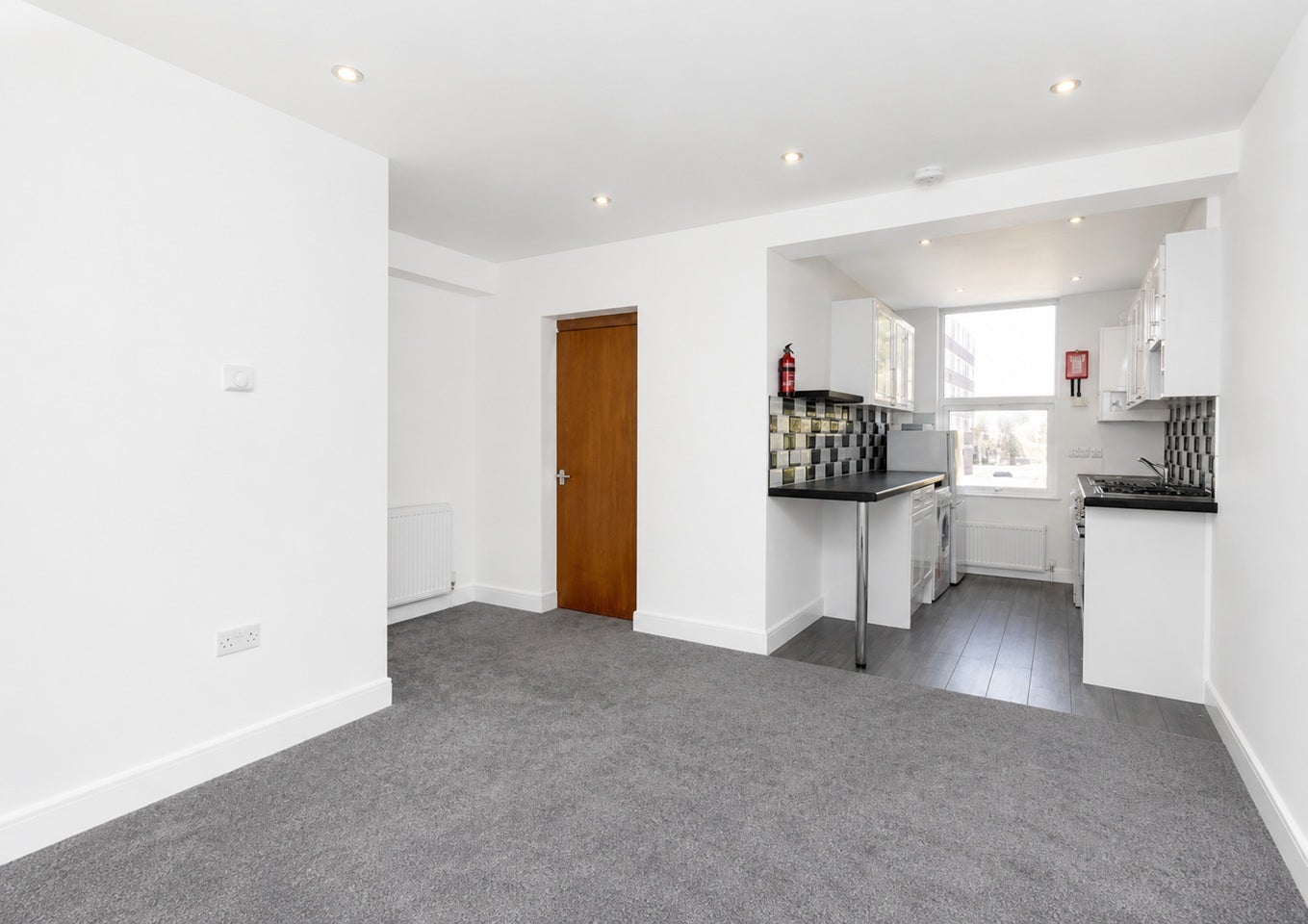 Flat Gordon Road in Greater London