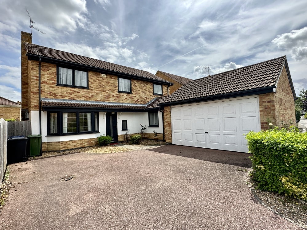 House Ennerdale Close in Huntingdonshire