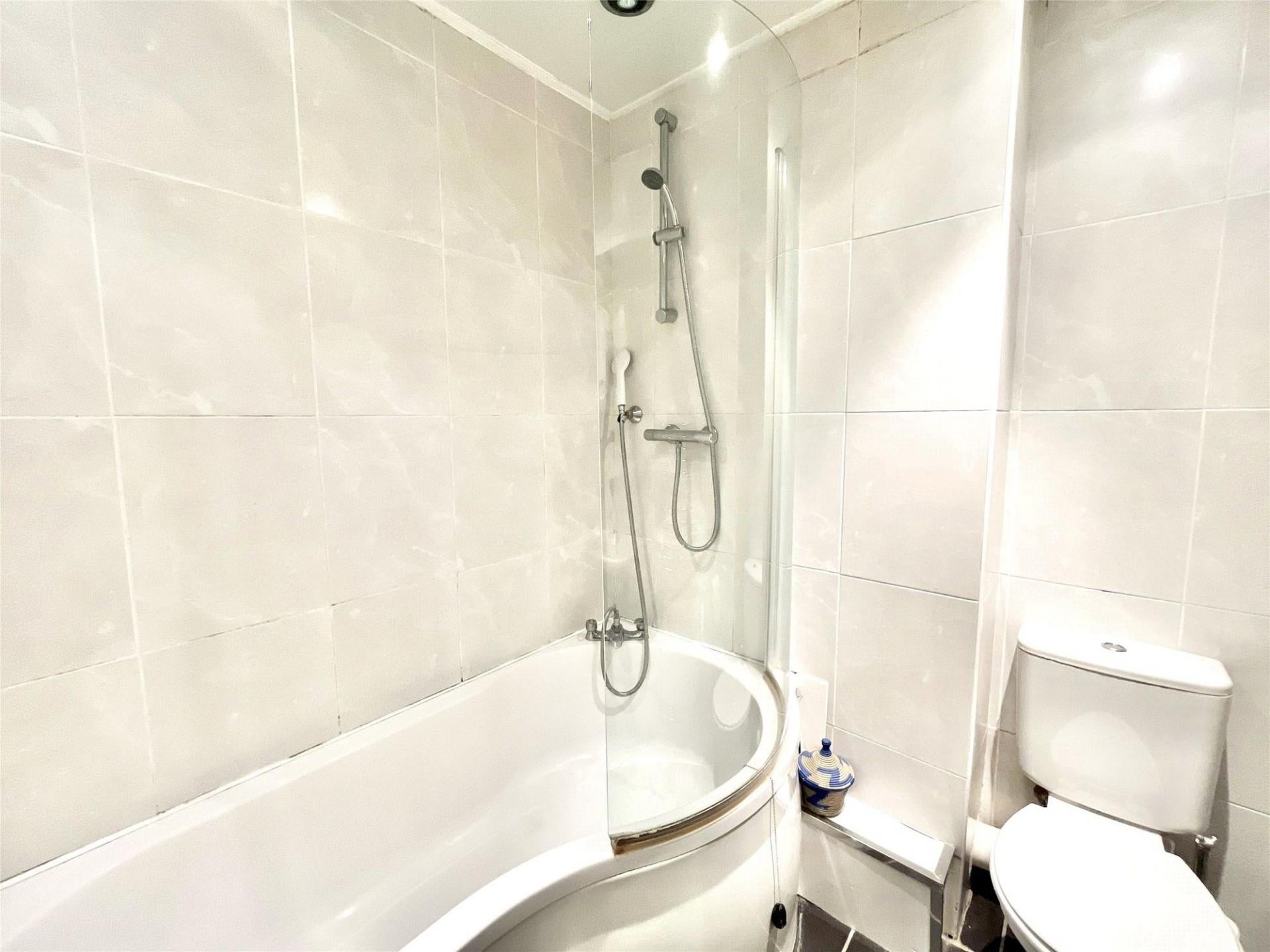 Flat Belle Grove Terrace in Newcastle upon Tyne