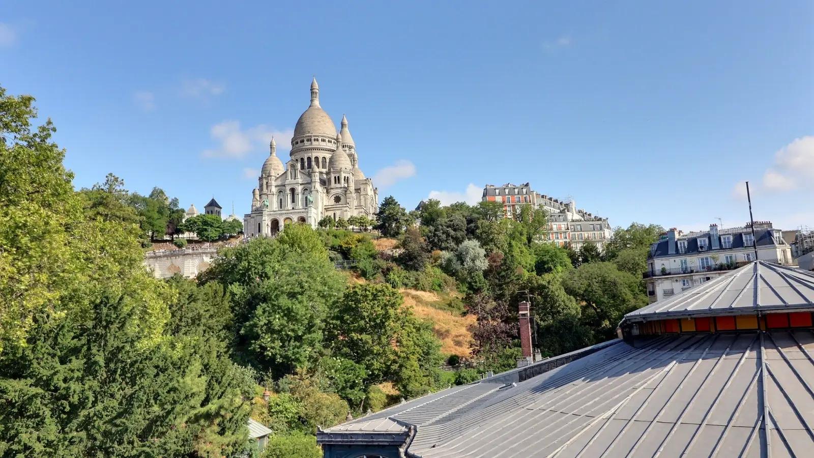 Flat Rue d'Orsel in Paris