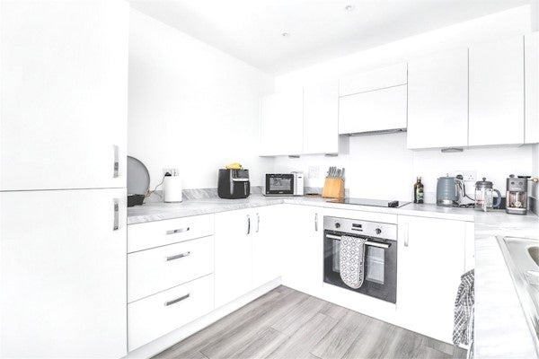 Flat Sheepen Place in Colchester