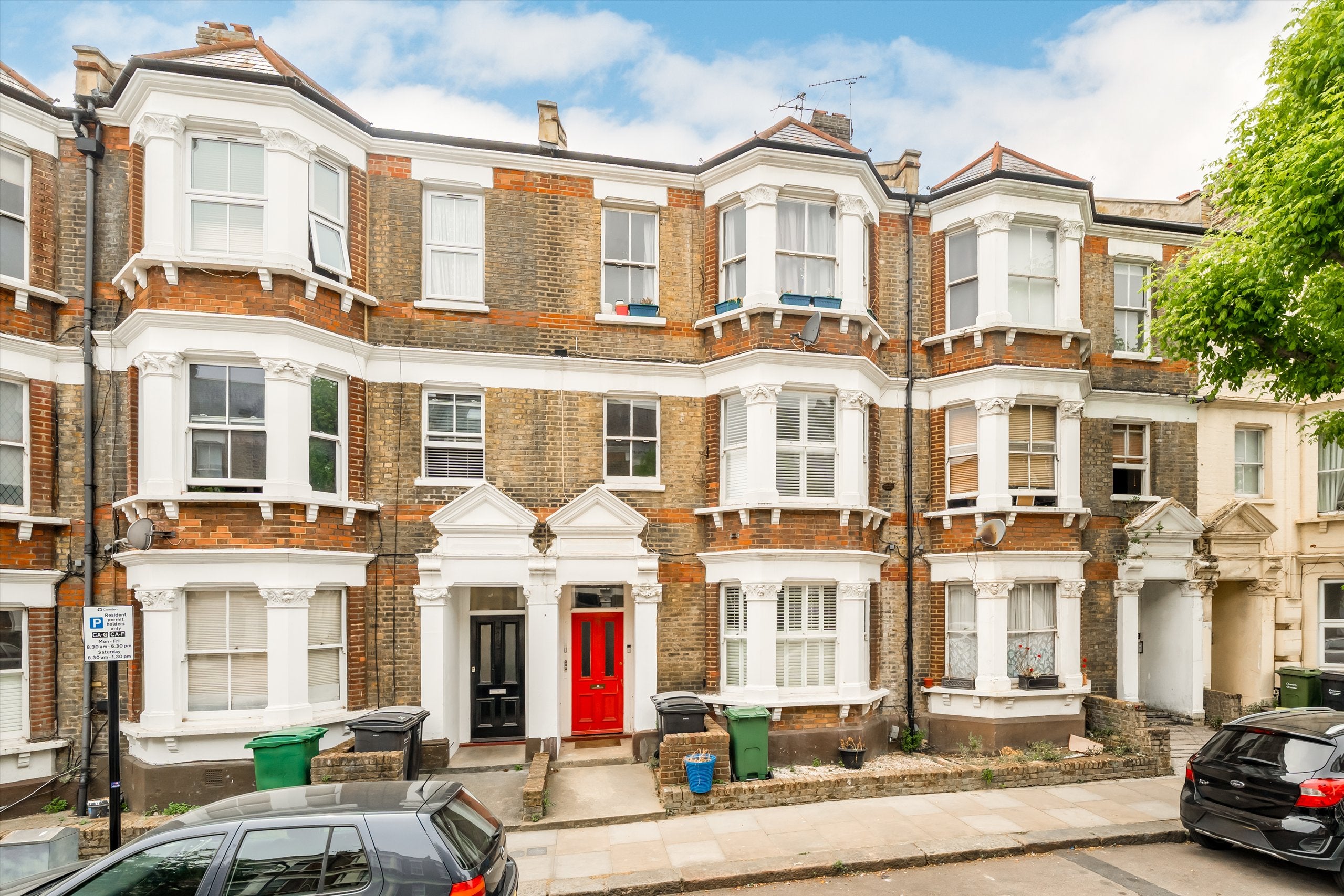 Flat College Place in Greater London