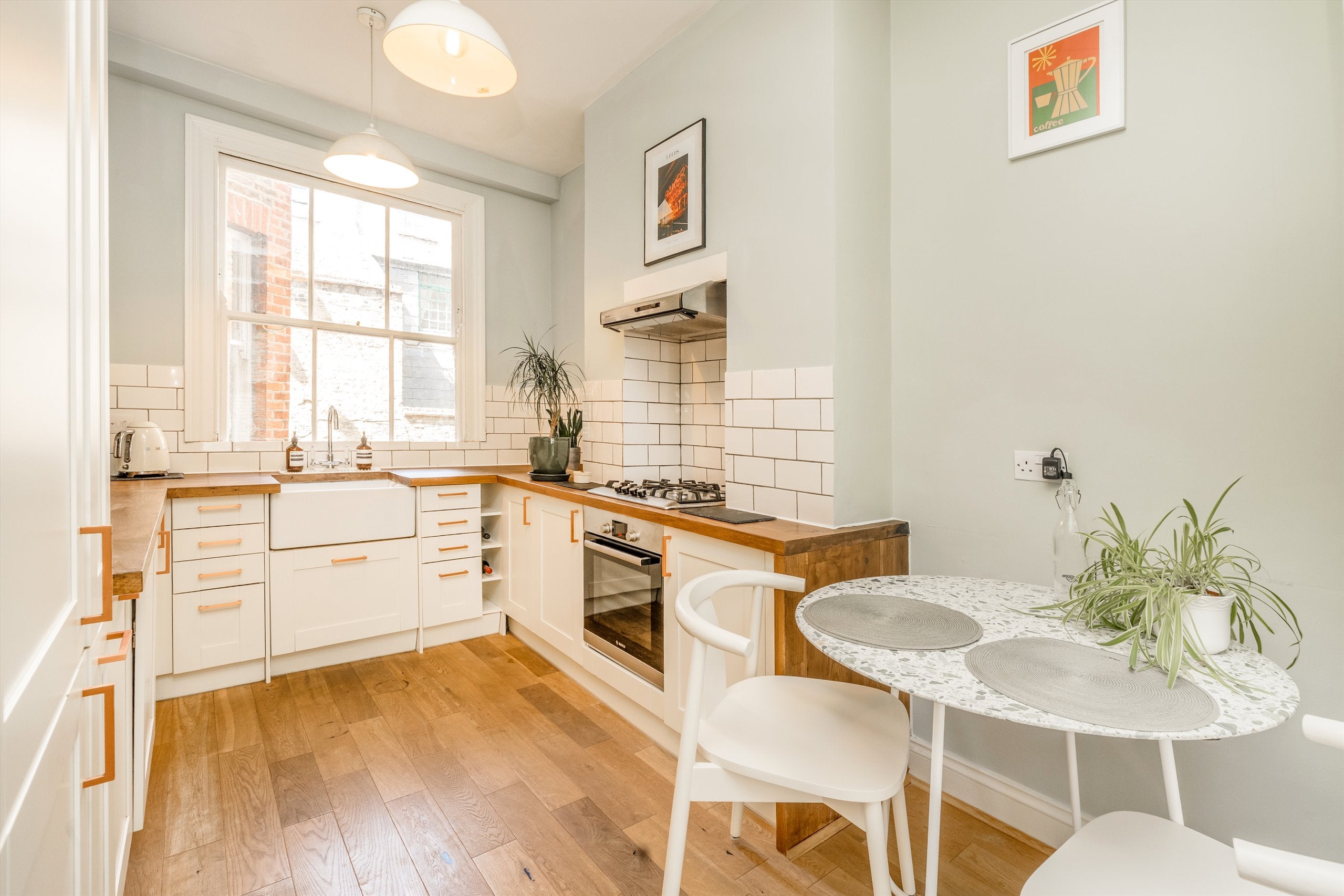 Flat College Place in Greater London