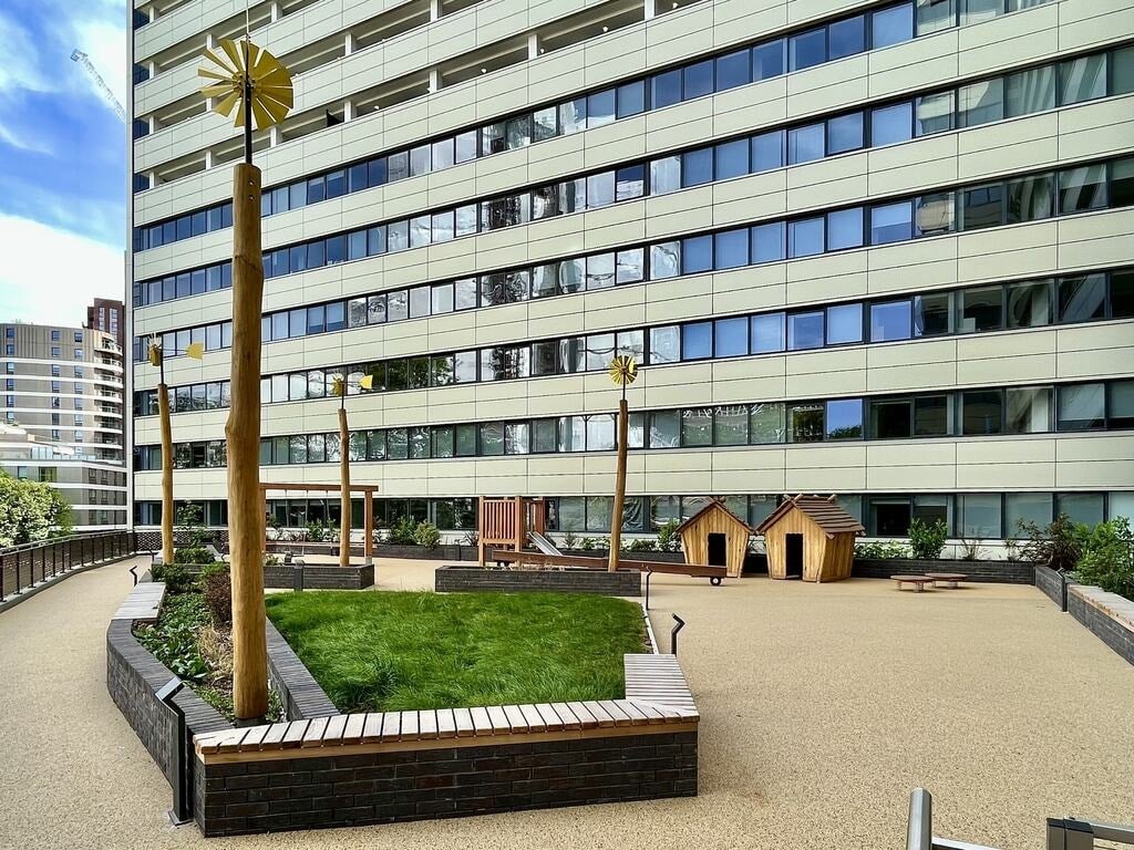 Flat Humphry Repton Lane in Greater London