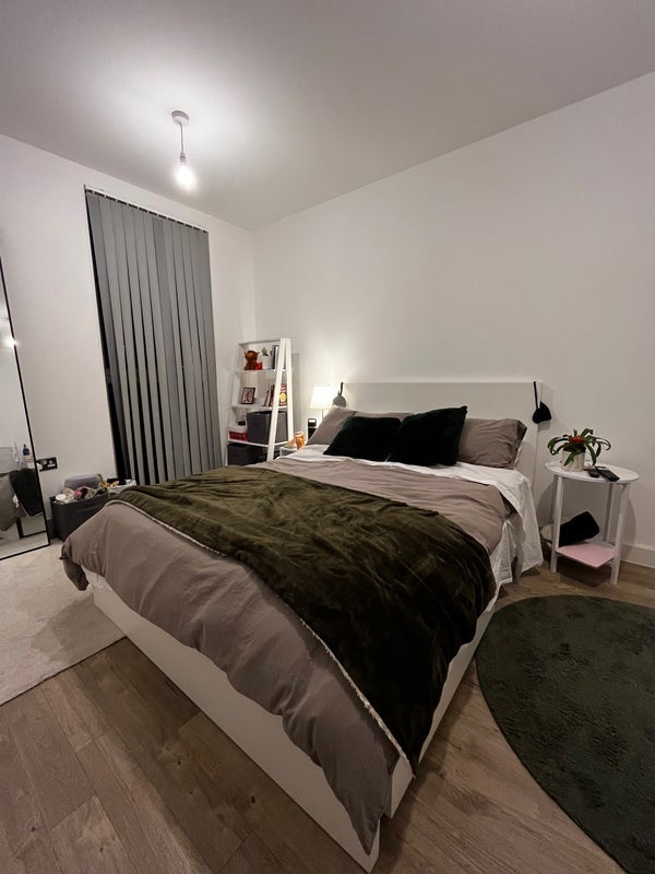 Room Peloton Avenue in Greater London