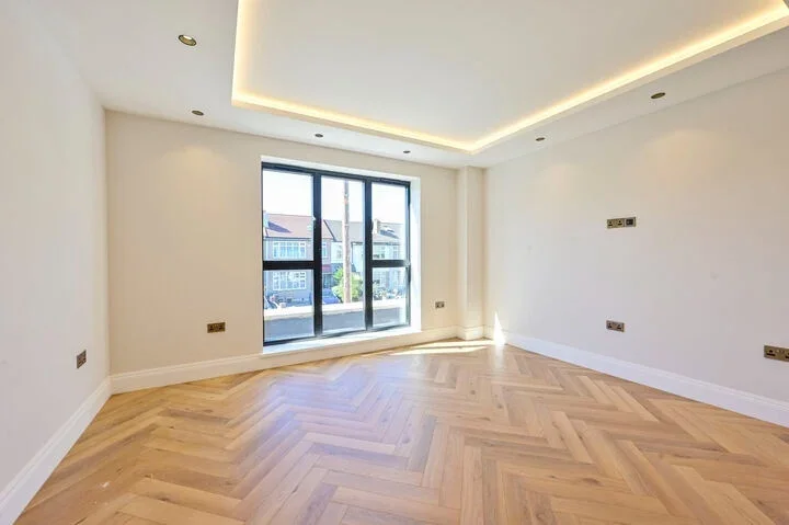Flat Hazelwood Avenue in Greater London