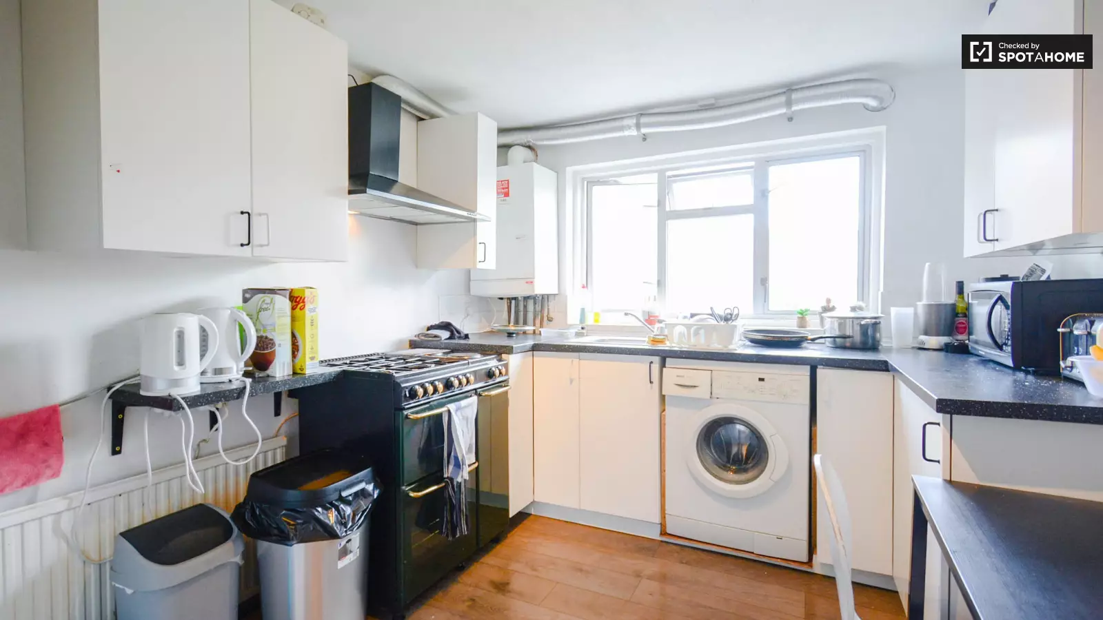 Flat Seven Sisters Road in Greater London