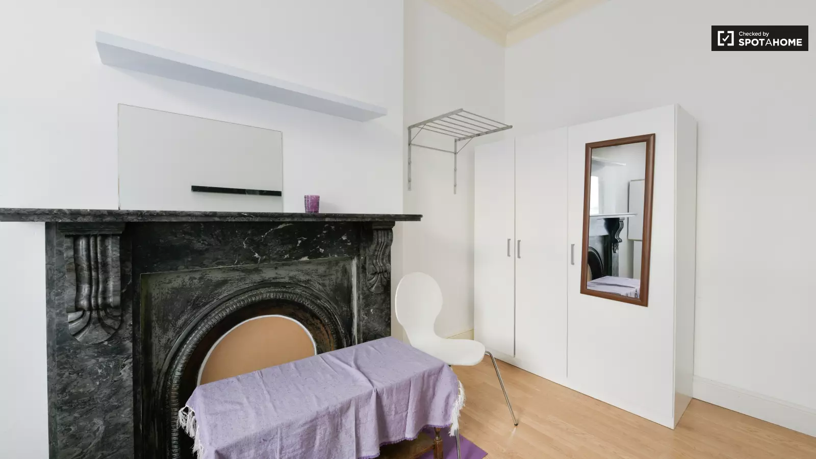 Flat Seven Sisters Road in Greater London
