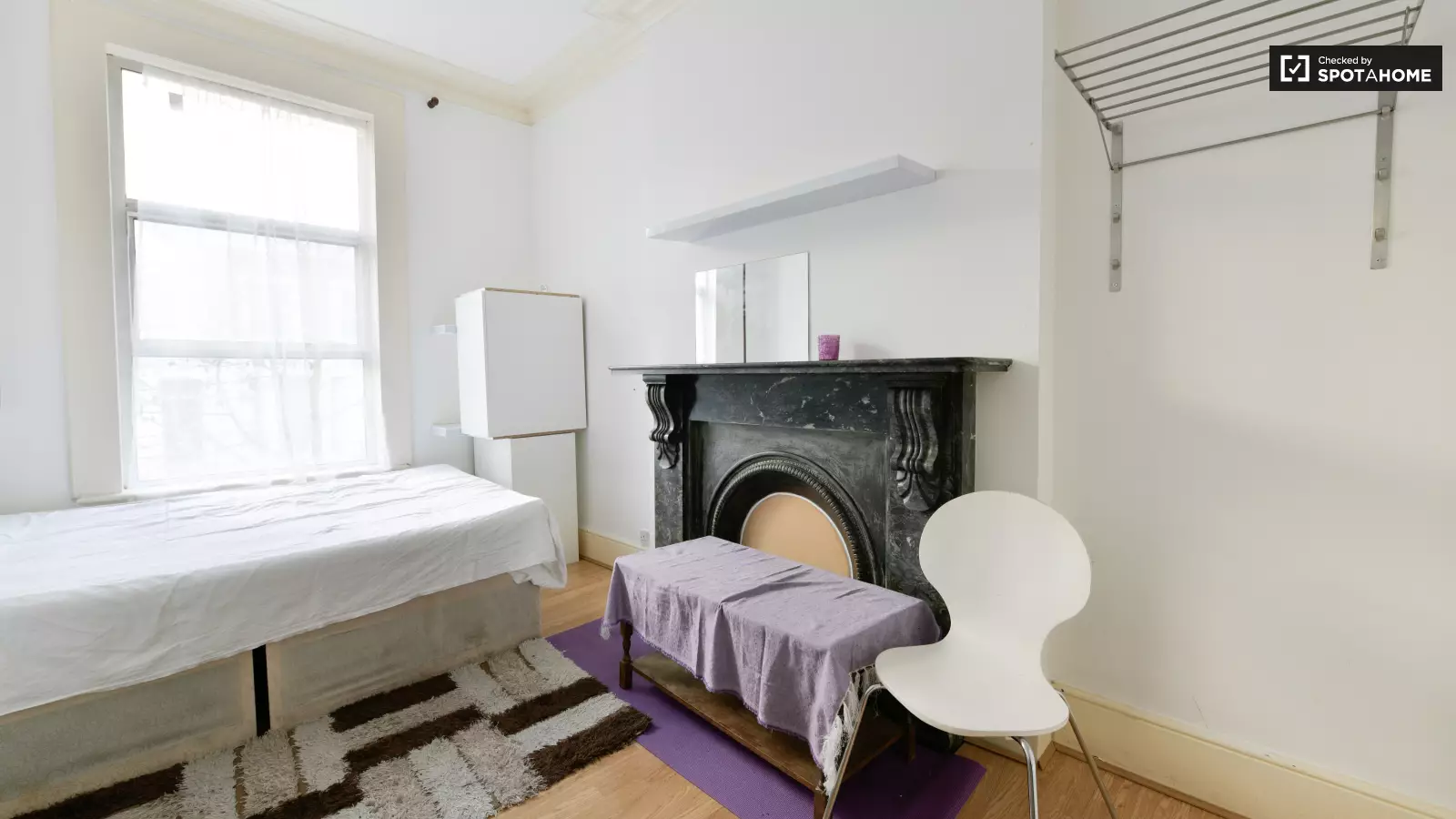 Flat Seven Sisters Road in Greater London