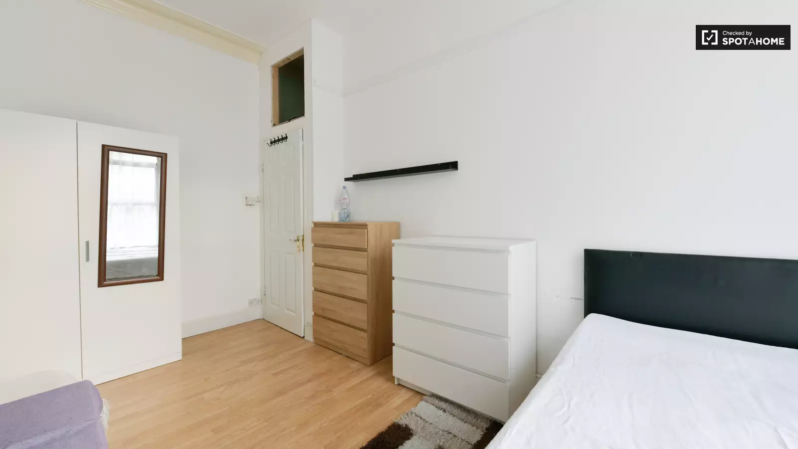 Flat Seven Sisters Road in Greater London